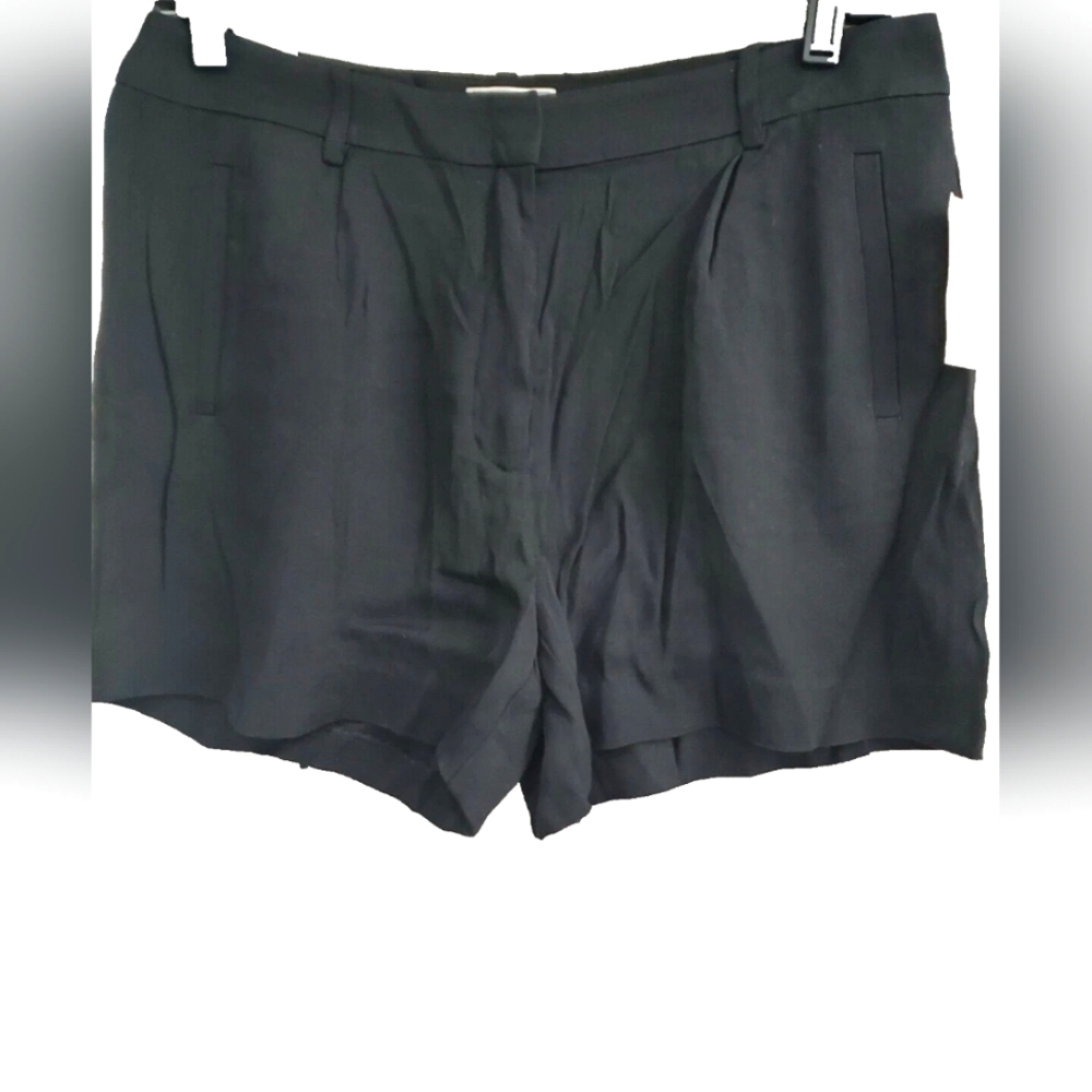 Chelsea 28 Women's Size‎ 8 Black Pleated Front Viscose Dress Shorts Polished NWT